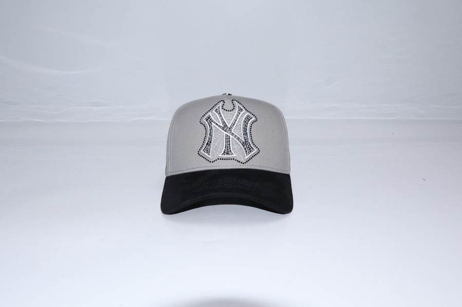 NY Yankees Crystal — Grey/Black