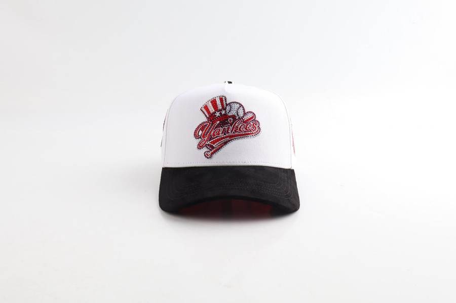 NY Yankees Script — White/Black